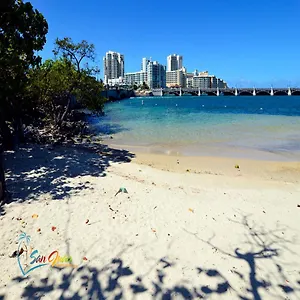 cozy-beach-house-in-the-heart-of-santurce.sanjuanpuertorico-hotels.com/
